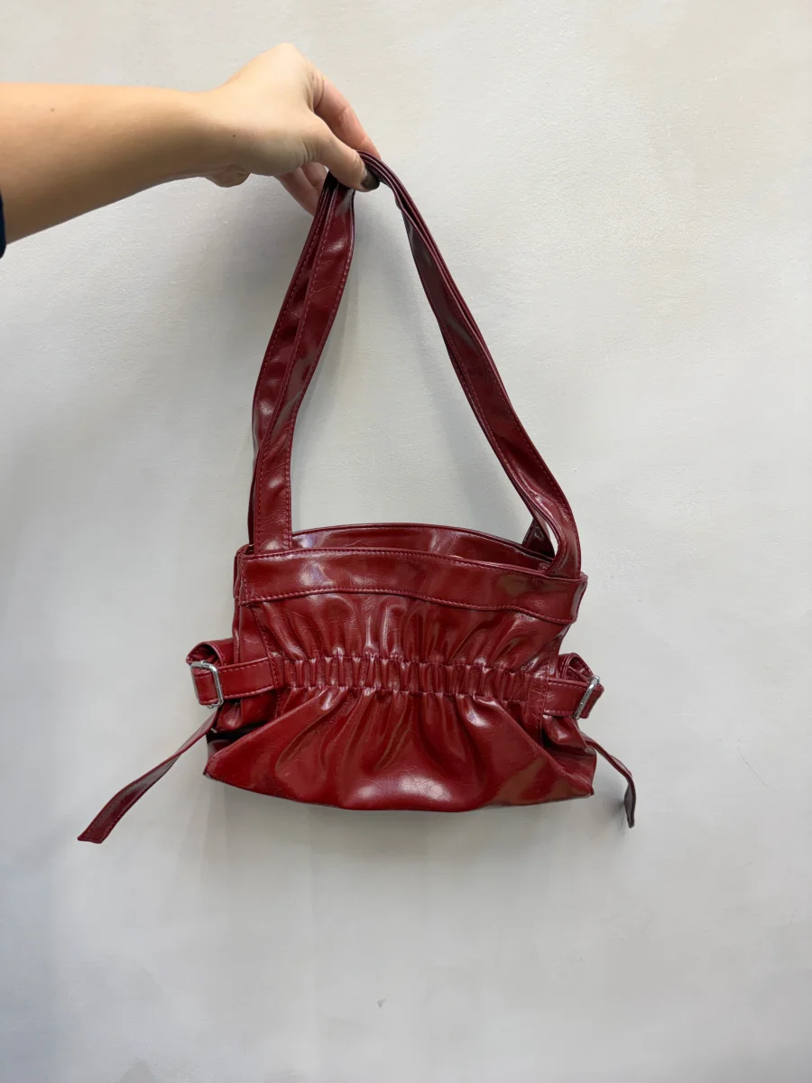 Cartera charol