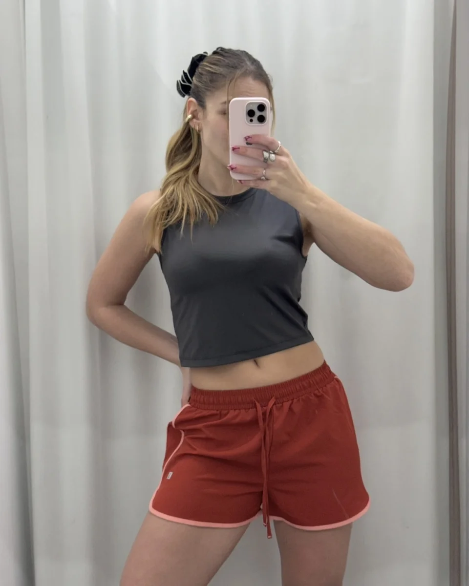 Short Guapa con etiqueta