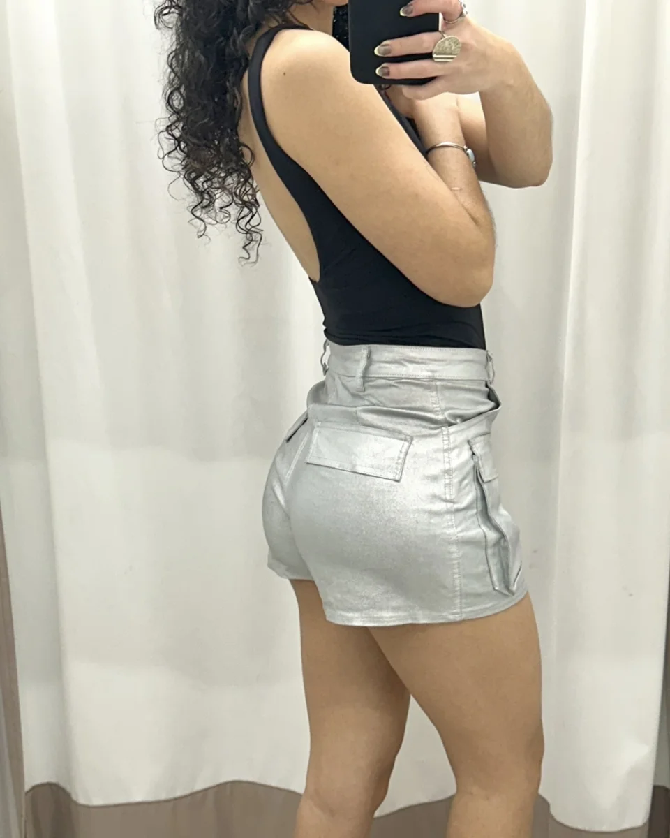 Short plateado cargo