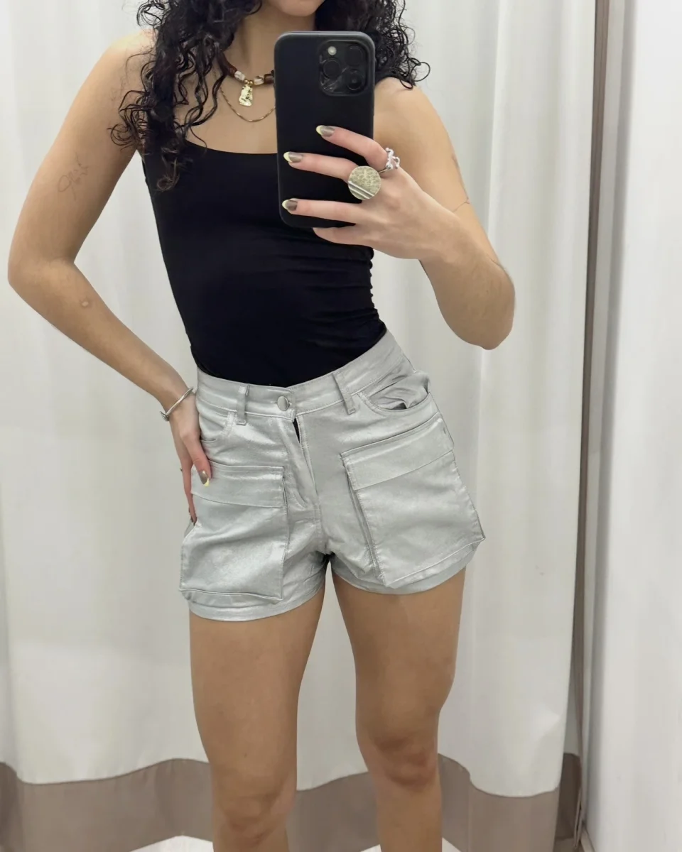 Short plateado cargo
