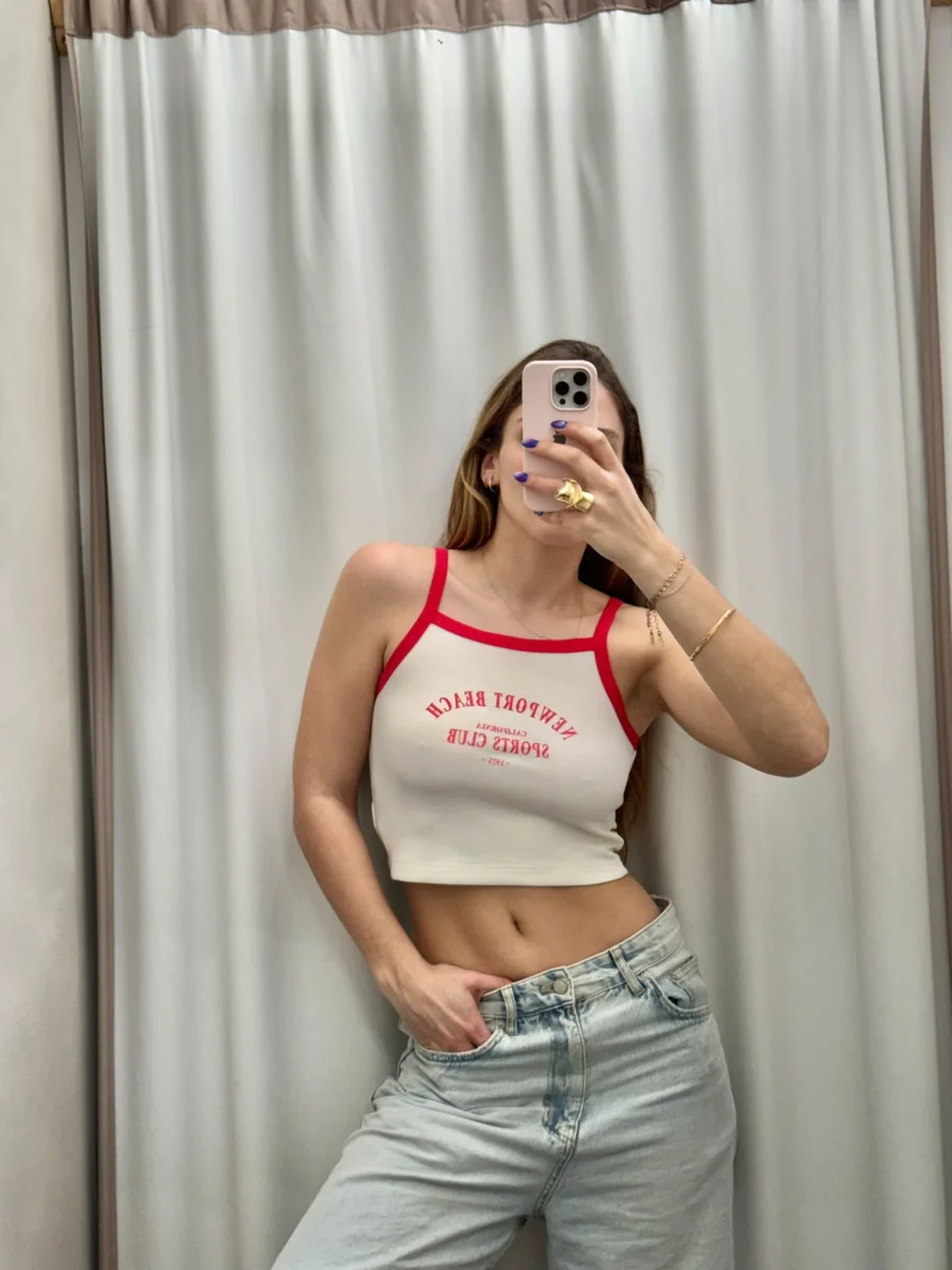 Top musculosa crema y rojo