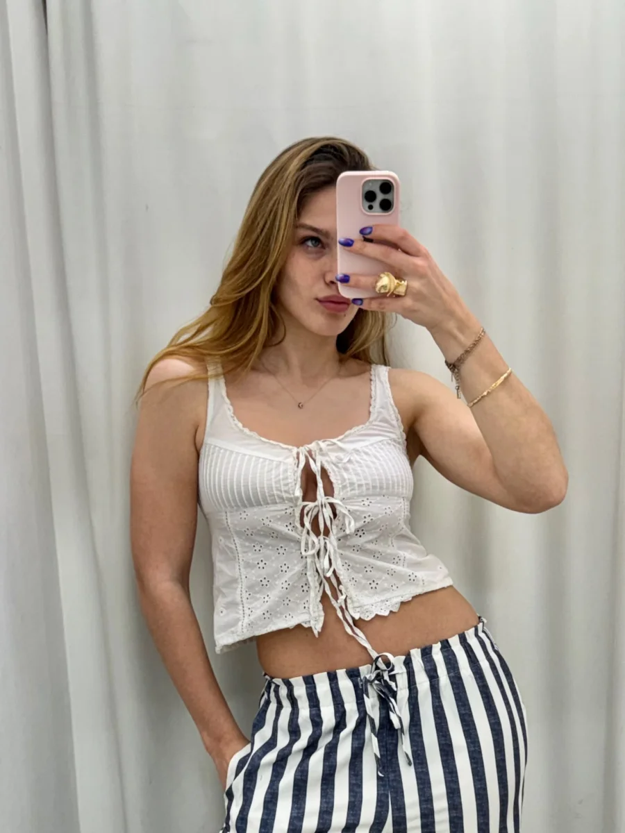 Top con broderie