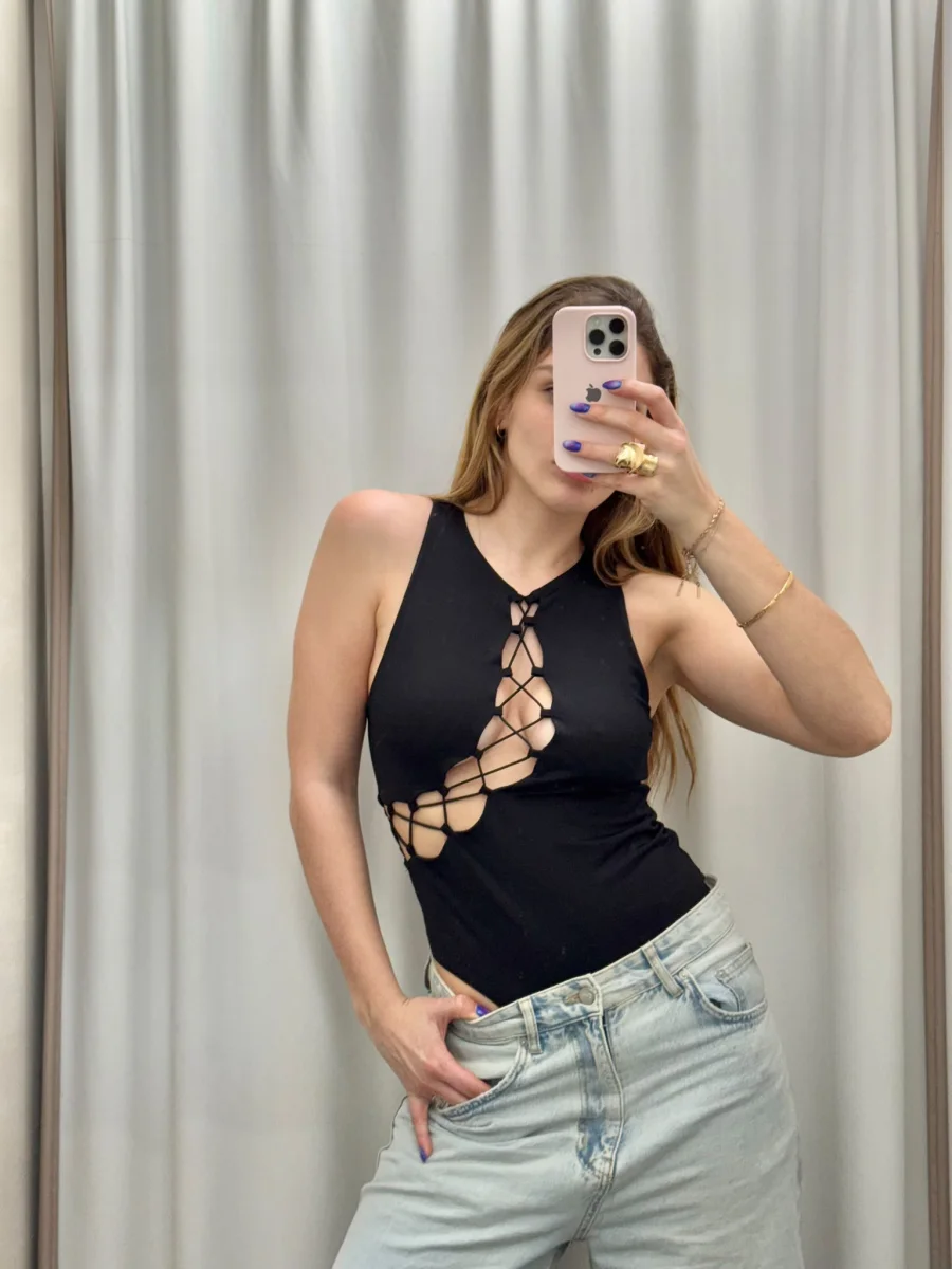 Body negro cruzado