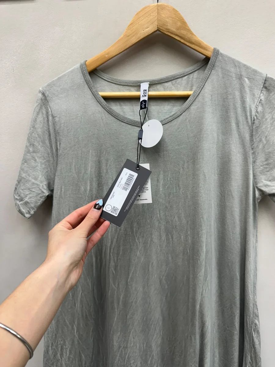 Vestido nuevo con etiqueta
